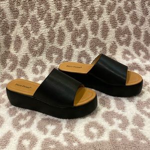 Pierre Dumas wedge slides